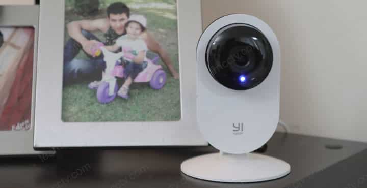 Yi Home Camera Solid Blue Light